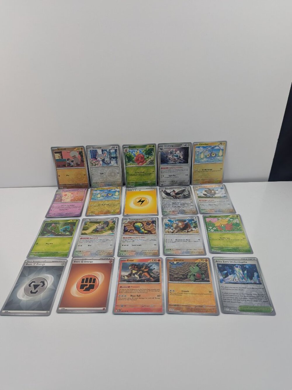 Lot of 20 Pokemon cards nice